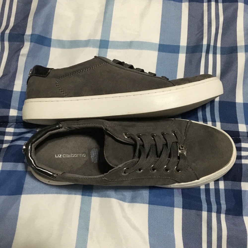 Gray Suede 💖 Liz Claiborne Sneakers